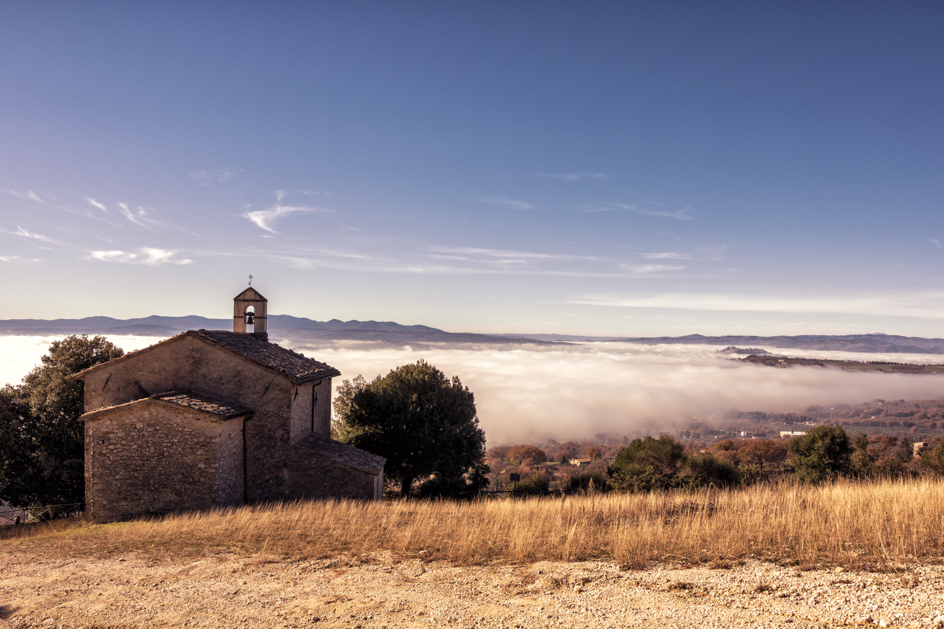 Chiesa Nuvole Calda